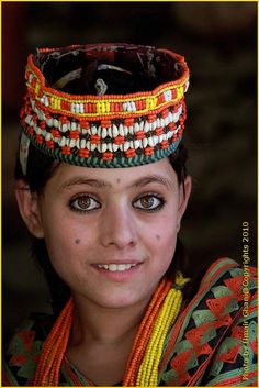 THE KALASH - SUKU BERKULIT PUTIH DARI PAKISTAN