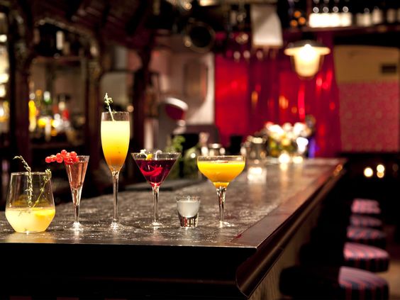 AYO MEN! KITA INTIP LEBIH DALAM MINUMAN COCKTAIL DAN JENISNYA