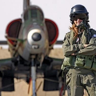 Para Pilot Wanita Tangguh Ini Buktikan Dunia Militer Bukan Hanya Untuk Pria