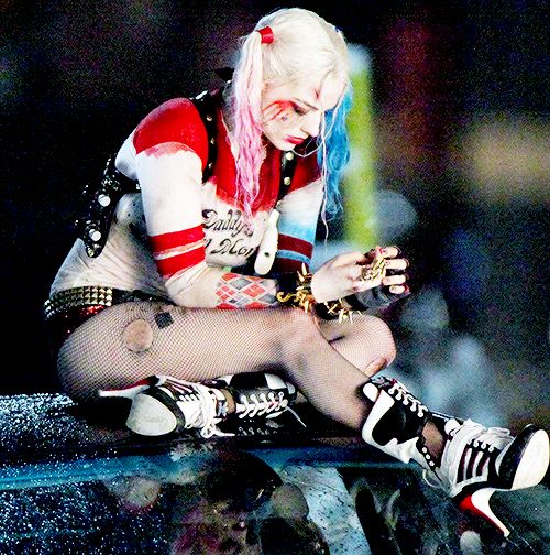 Galeri Celana Unyu Margot Robbie di Suicide Squad (mulus 20++)
