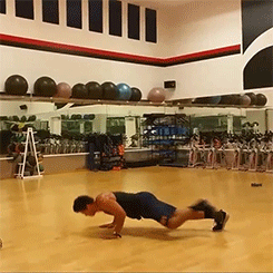 Pengen punya badan sixpack dalam sebulan bleeh ??? Sini masuk ane ajarin bleeh...