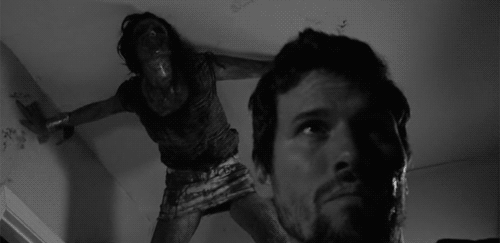 6 Tempat Favorit Hantu Saat Di Kamar