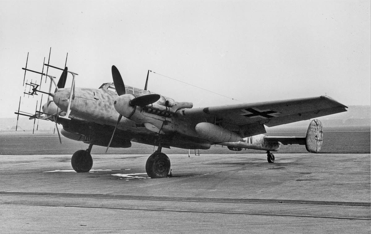 Night Fighters: Pesawat Tempur Malam Zaman PDII