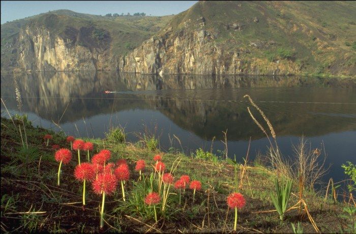 Di Balik Kecantikannya, 5 Danau Ini Menyimpan Legenda dan Sejarah Kelam