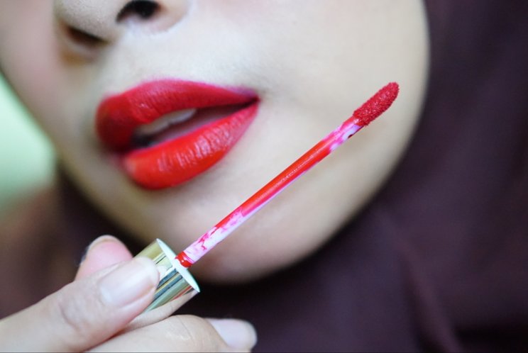 Tips Untuk Bibir Gelap : Review Wardah Exclusive Matte Lip Cream Berpigmentasi Tinggi