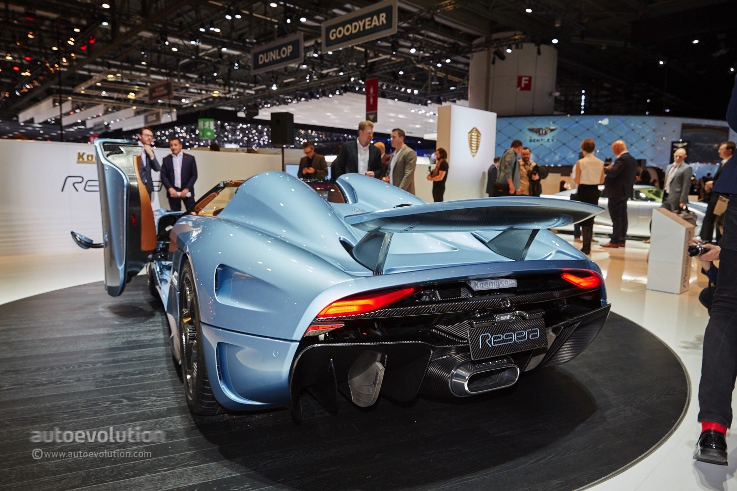 Koenigsegg Regera. Hypercar Hybrid Pertama di Dunia Tanpa Transmisi (Gearbox)