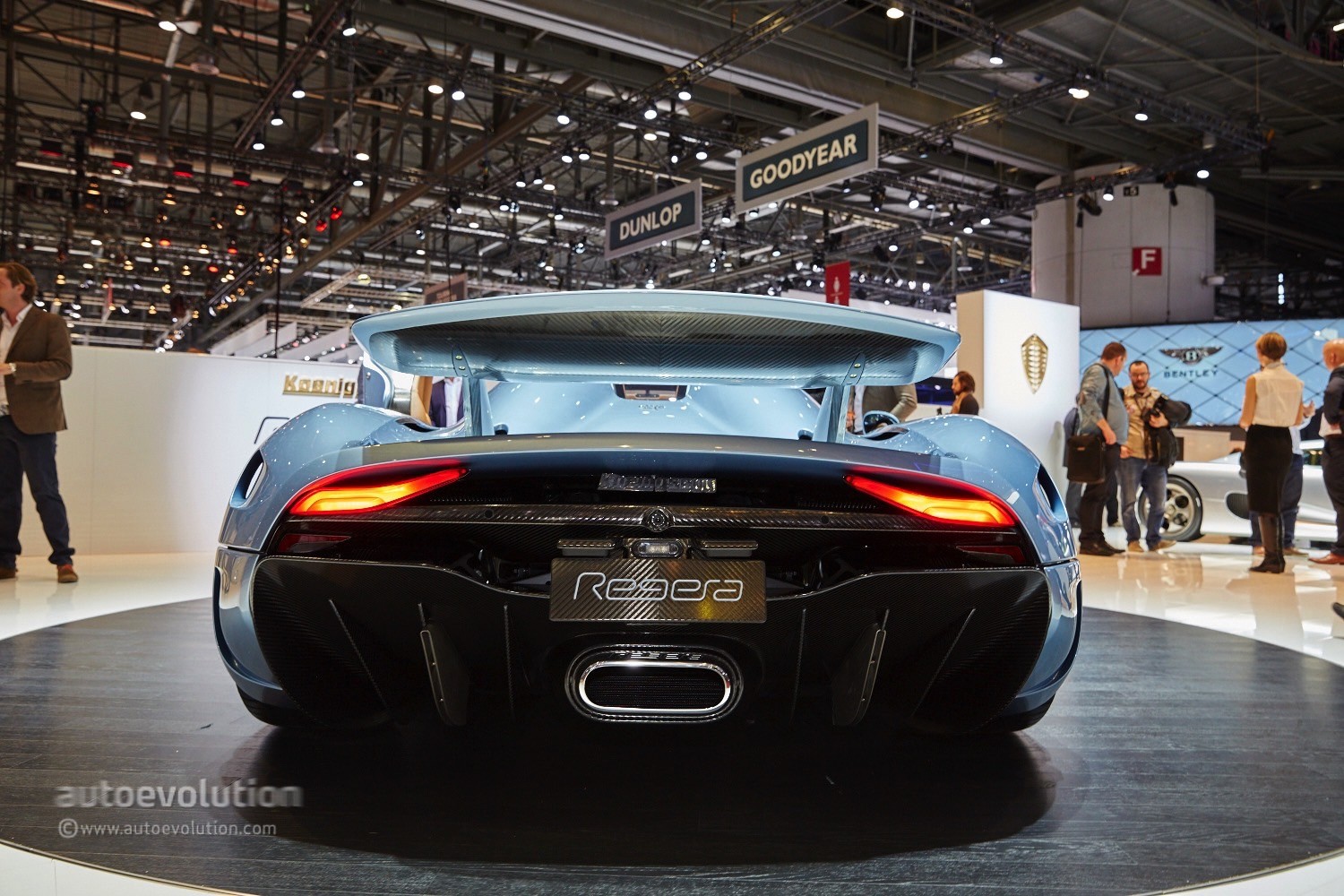 Koenigsegg Regera. Hypercar Hybrid Pertama di Dunia Tanpa Transmisi (Gearbox)