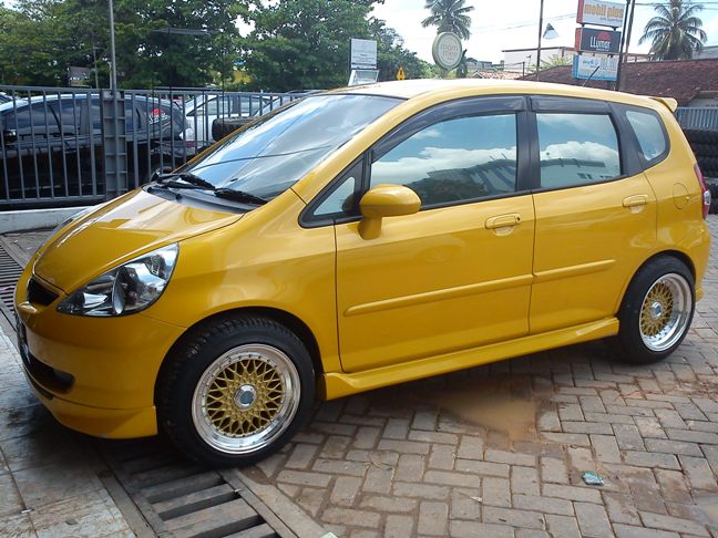 Over Credit Honda Jazz Vtec 2005 MT Limited Edition "Kuning" --> Khusus Pemakai