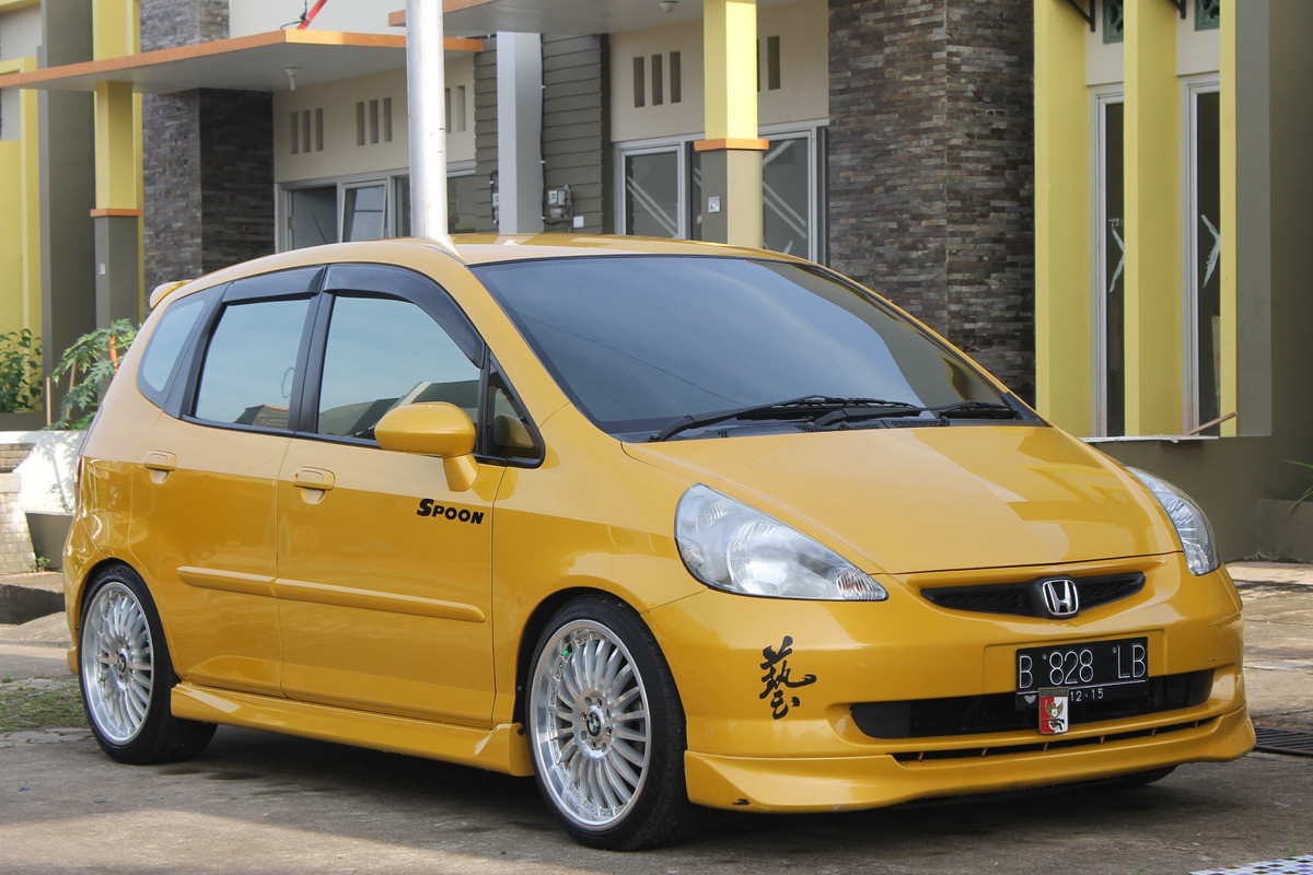 Over Credit Honda Jazz Vtec 2005 MT Limited Edition "Kuning" --> Khusus Pemakai