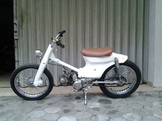 WTS : Street Cub Astrea 800