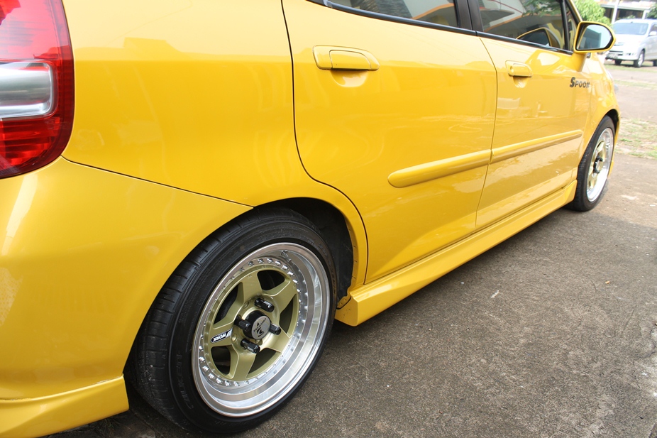 Over Credit Honda Jazz Vtec 2005 MT Limited Edition "Kuning" --> Khusus Pemakai