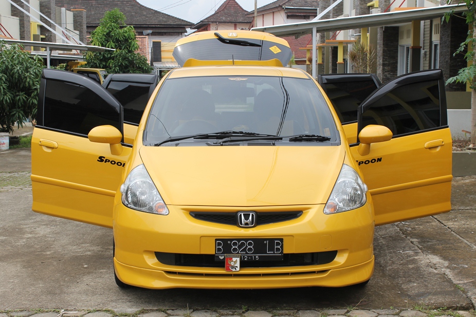 Over Credit Honda Jazz Vtec 2005 MT Limited Edition "Kuning" --> Khusus Pemakai