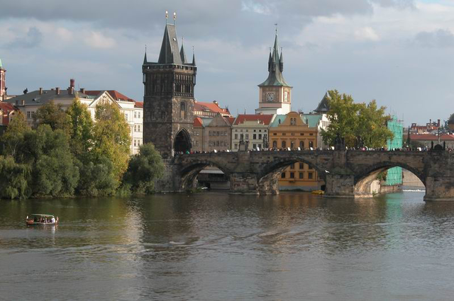 Indahnya Praha , kota seratus menara