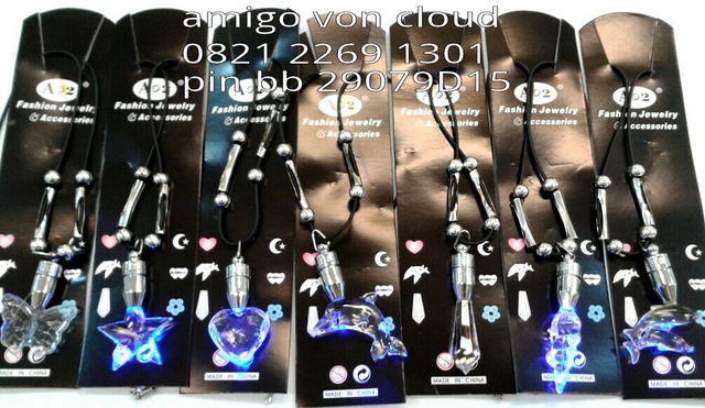 (WTS) Kalung unik "BISA NYALA" cocok untuk Celebrate, Christmast, & New Year
