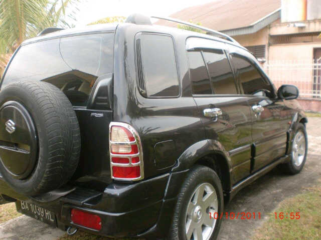 Suzuki ESCUDO 2.0 Thn 2002,warna hitam,110JT nego tipisss.., Only PEKANBARU