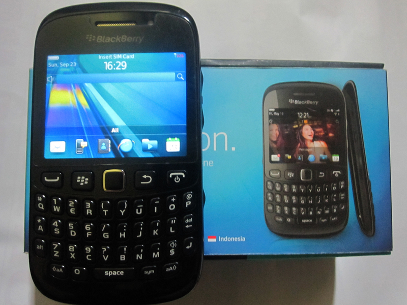 | Blackberry Curve 9220 a.k.a Davis Black Fullset TAM - Malang |