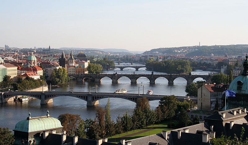 Indahnya Praha , kota seratus menara