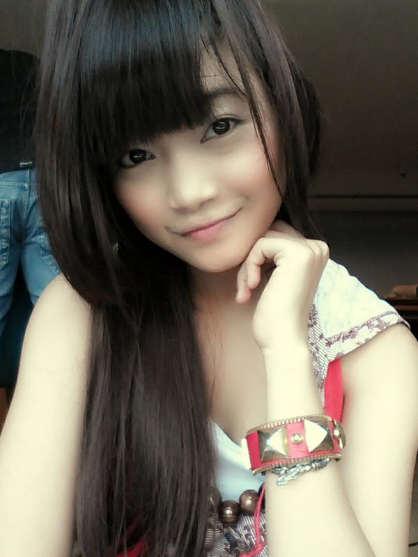 Malem ini sepi banget. Dangdutan bareng Sendy yuk!!!