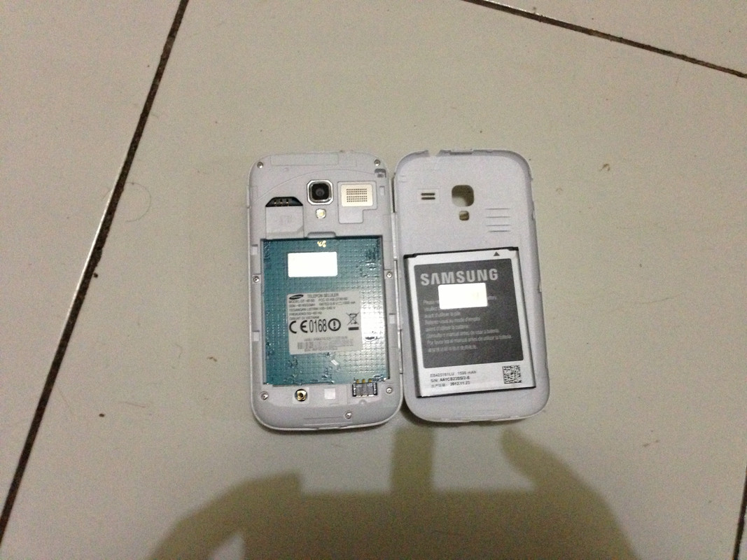 SAMSUNG Galaxy Ace 2 - I8160 Warna Putih. {FullSet} bonus Memory external 16gb