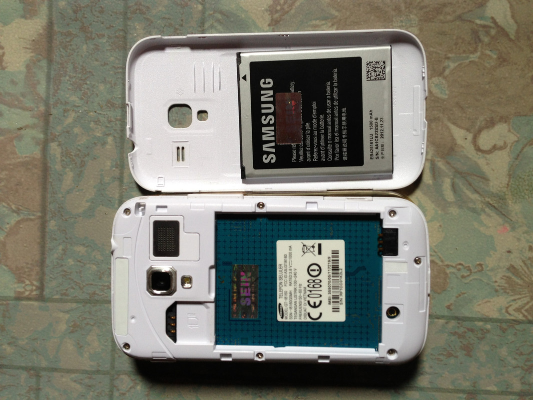 SAMSUNG Galaxy Ace 2 - I8160 Warna Putih. {FullSet} bonus Memory external 16gb