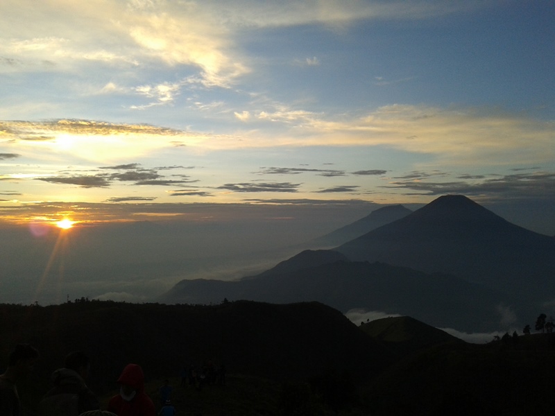 catper-ber-8-kami-menggapai-puncak-gunung-prau-via-dieng-wetan---kalilembu