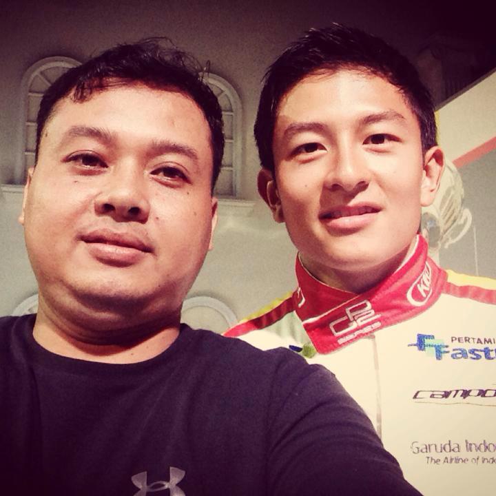 MARI KITA DUKUNG RIO HARYANTO MENUJU F1