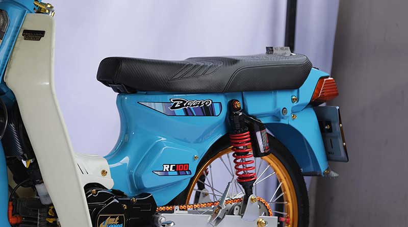 Suzuki RC 100 2002 Modif Mothai, Klasik Tapi Nyentrik