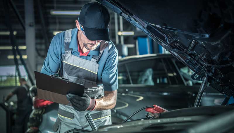 Tips Hemat Bahan Bakar Saat Touring dengan Mobil