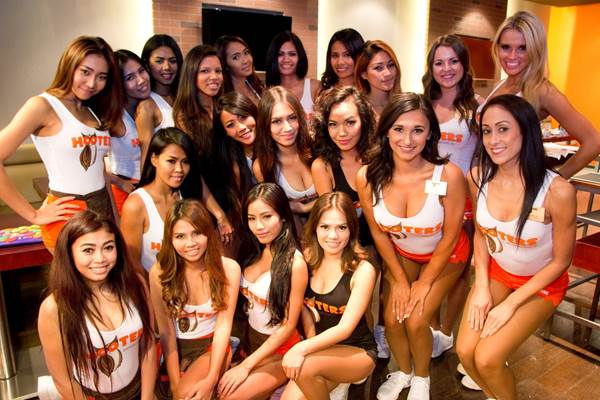 Sumarsono akan tegur restoran Hooters jika ada pelayan berbaju seksi