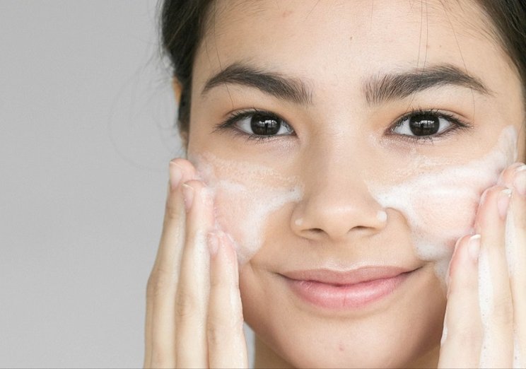 Apakah Cara Cuci Muka Anda Sudah Benar? Yuk Cek!