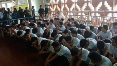 ratusan-penipu-online-asal-china-dideportasi-dari-bali