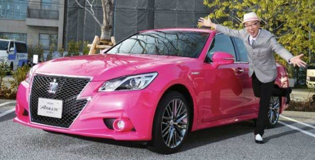 Toyota Crown Athlete Pink Limited Edition di Jepang