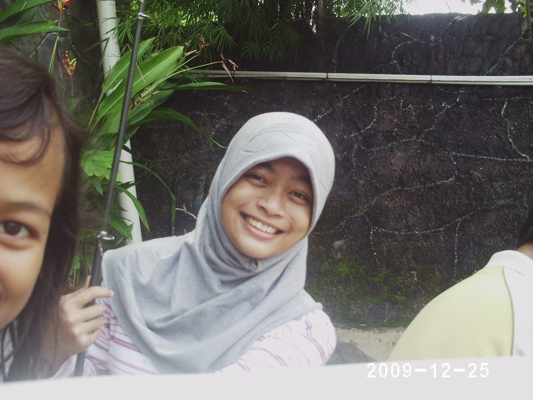 gan-ada-yg-punya-foto-aninda-khairunnisa-christina-olivia-wijaya