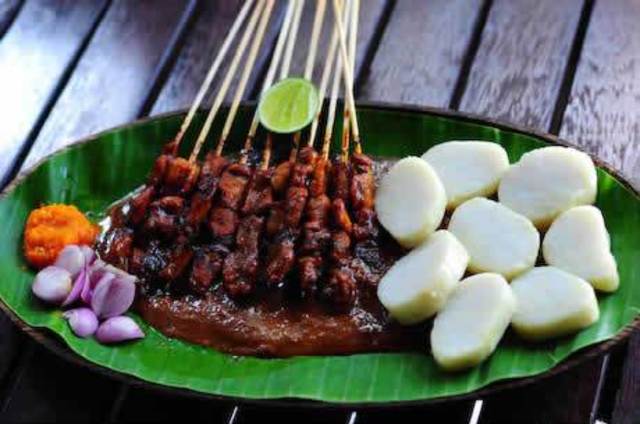 Pilih SATE KAMBING atau SATE AYAM gan??