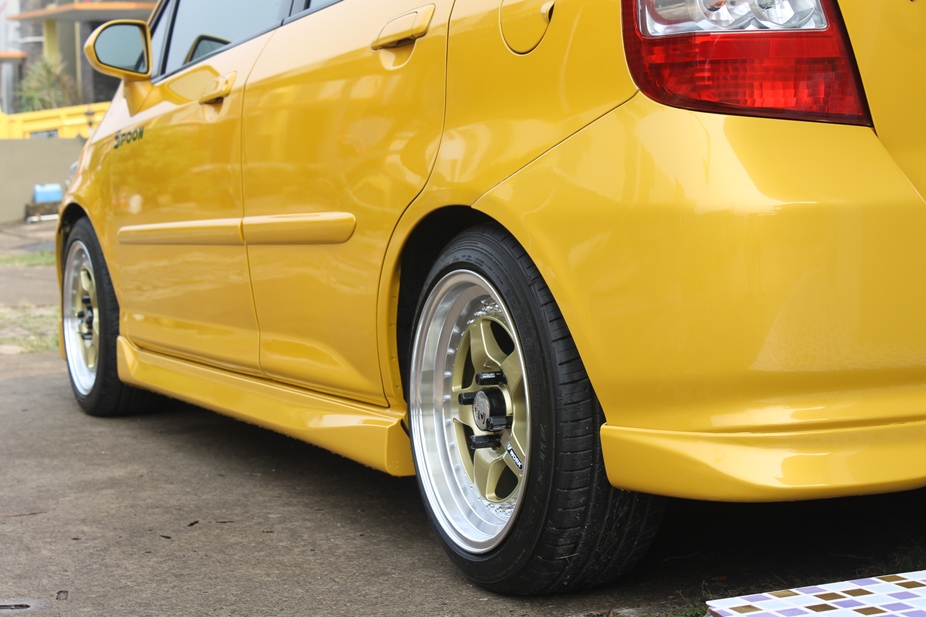 Over Credit Honda Jazz Vtec 2005 MT Limited Edition "Kuning" --> Khusus Pemakai