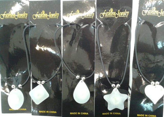(WTS) Kalung unik "BISA NYALA" cocok untuk Celebrate, Christmast, & New Year