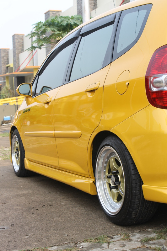 Over Credit Honda Jazz Vtec 2005 MT Limited Edition "Kuning" --> Khusus Pemakai