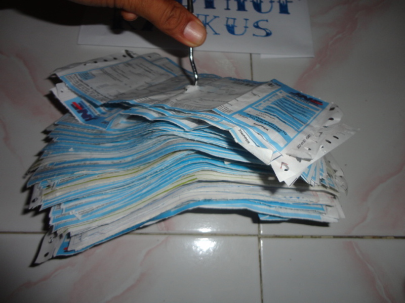 ENERGIE JEANS EMERSON ORIGINAL,WARNA PUTIH.SIZE 31 & POLO RALPH LAUREN - SPENCER SLIM