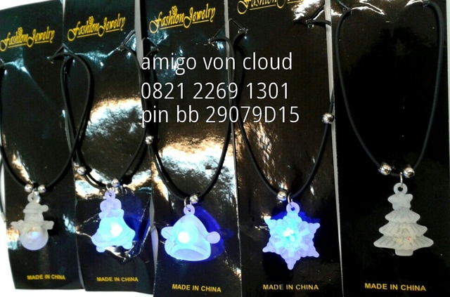 (WTS) Kalung unik "BISA NYALA" cocok untuk Celebrate, Christmast, & New Year