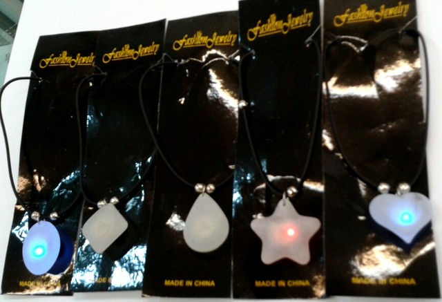 (WTS) Kalung unik "BISA NYALA" cocok untuk Celebrate, Christmast, & New Year