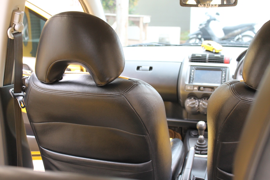 Over Credit Honda Jazz Vtec 2005 MT Limited Edition "Kuning" --> Khusus Pemakai