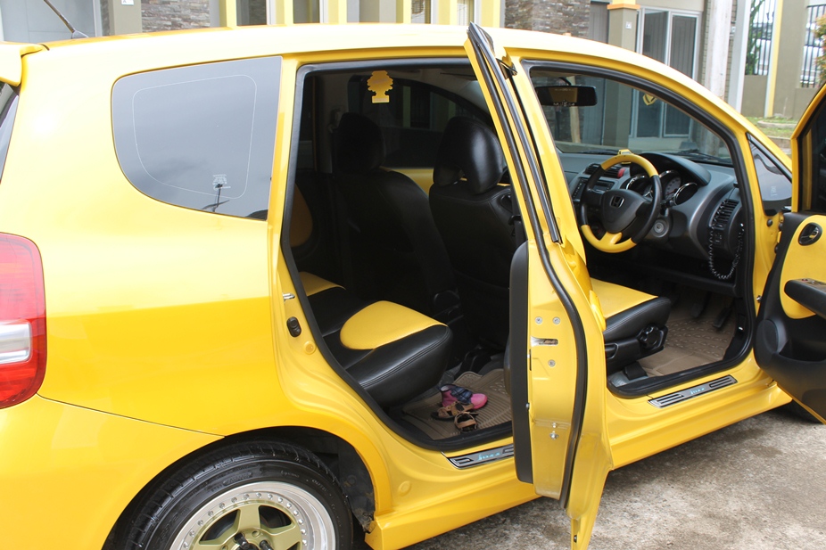 Over Credit Honda Jazz Vtec 2005 MT Limited Edition "Kuning" --> Khusus Pemakai