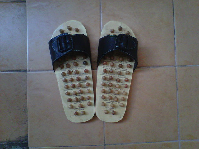 ░▒▓█▀ Sandal Kayu Pijat Reflexi Reflexiology Accupressure Akupuntur Kaki ala Tiongkok