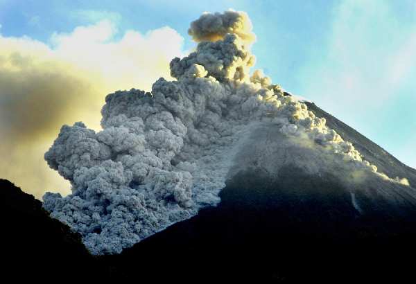 &#91;Breaking News&#93; Gunung Merapi Meletus Lagi