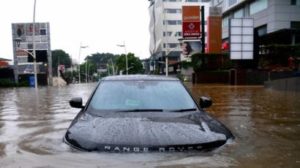 Mobil Berenang ? Segera Bawa Ke Salon Mobil sebelum menyesal