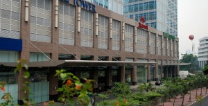 AMANKAN UTANG DOLLARNYA HINDARI RUGI KURS