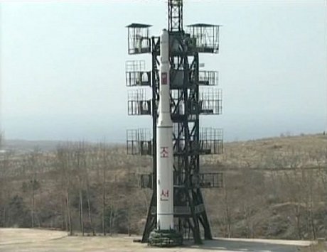 Korea Utara Sukses meluncurkan Roket pembawa Satelit Unha-3