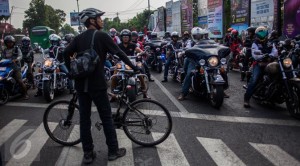 300 Pengendara Skuter Konvoi di Solo, Lampu Merah Tetap Berhenti!