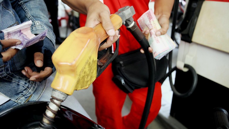 71-tahun-ri-merdeka-akhirnya-harga-bbm-di-perbatasan-sama-dengan-jawa