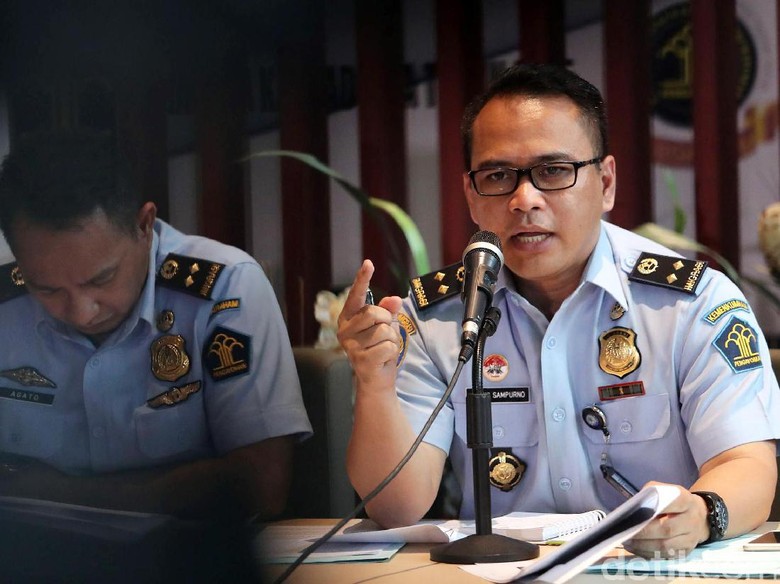 Bikin Paspor Harus Punya Tabungan 25 Juta (?)